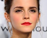 Cách tô son đỏ cho từng dáng môi